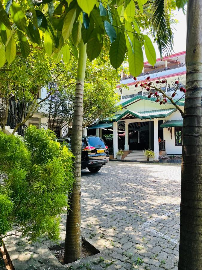 Ama Residence Matale Bagian luar foto