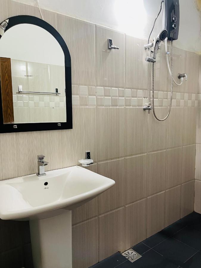 Ama Residence Matale Bagian luar foto