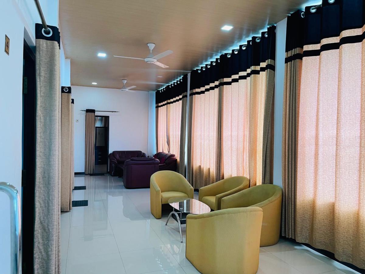 Ama Residence Matale Bagian luar foto