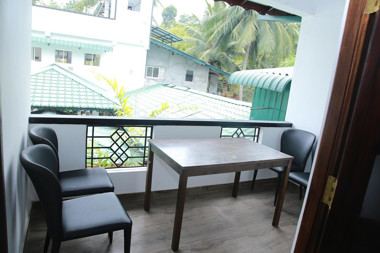 Ama Residence Matale Bagian luar foto